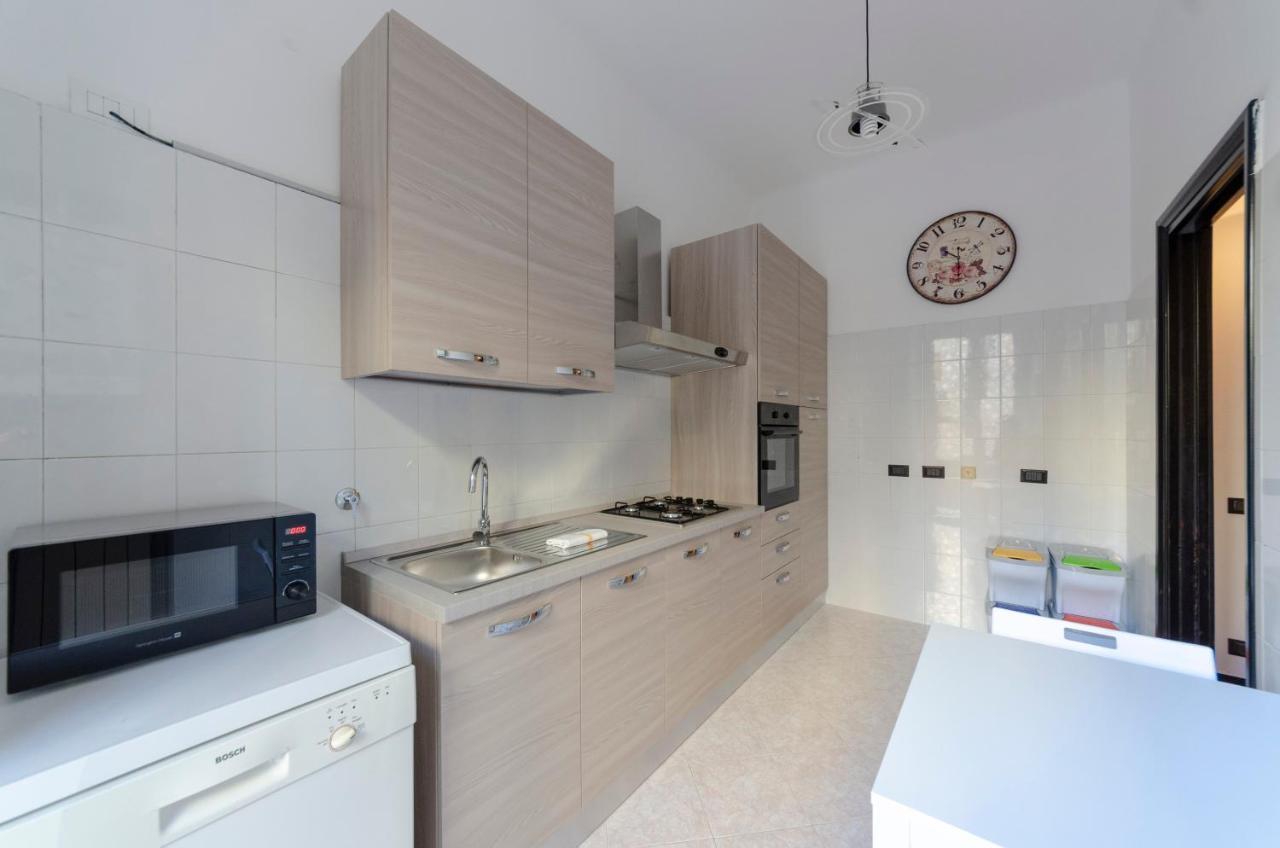 Ferienwohnung Altido Modern Flat For 6 In The Heart Of Genova Foce Exterior foto