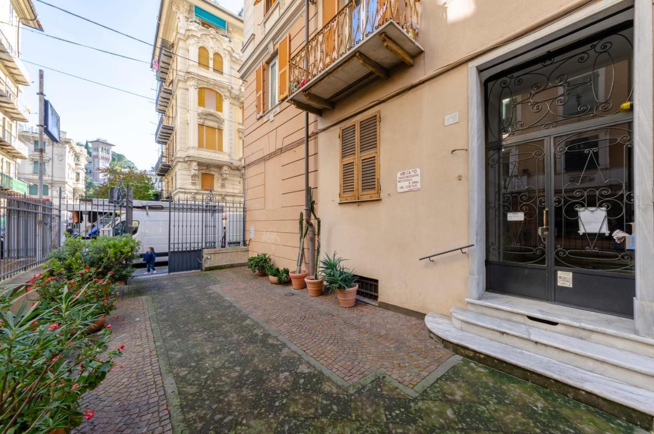 Ferienwohnung Altido Modern Flat For 6 In The Heart Of Genova Foce Exterior foto
