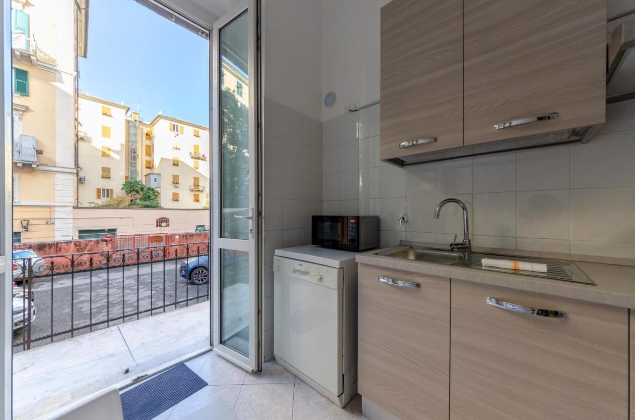 Ferienwohnung Altido Modern Flat For 6 In The Heart Of Genova Foce Exterior foto