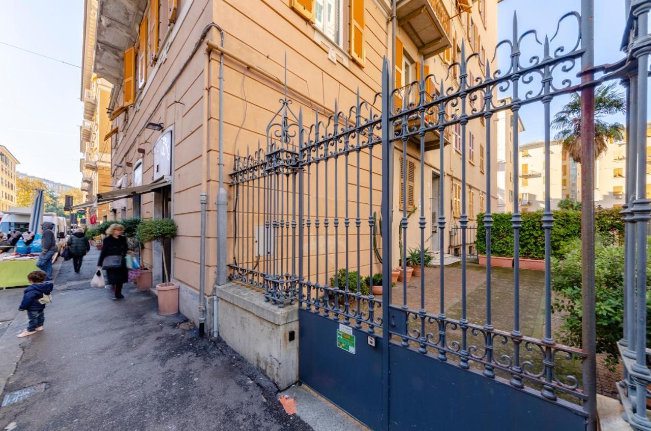 Ferienwohnung Altido Modern Flat For 6 In The Heart Of Genova Foce Exterior foto